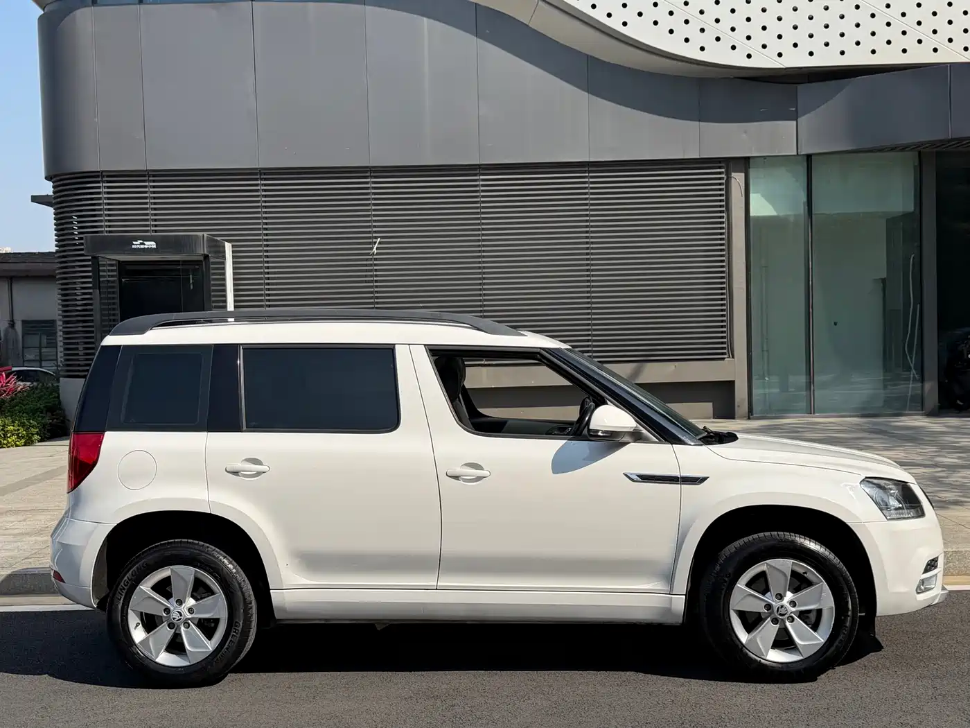 Škoda Yeti 2017 TSI280 DSG Advance фото 7
