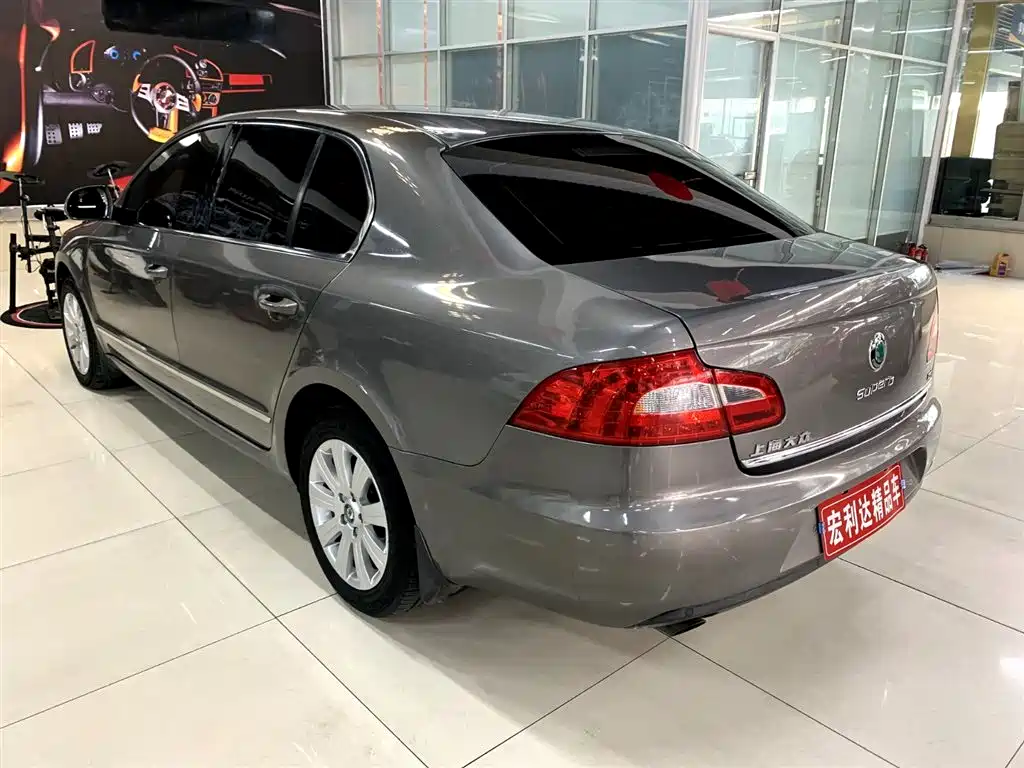 Škoda Superb 2009 2.0TSI Automatic Premium фото 18