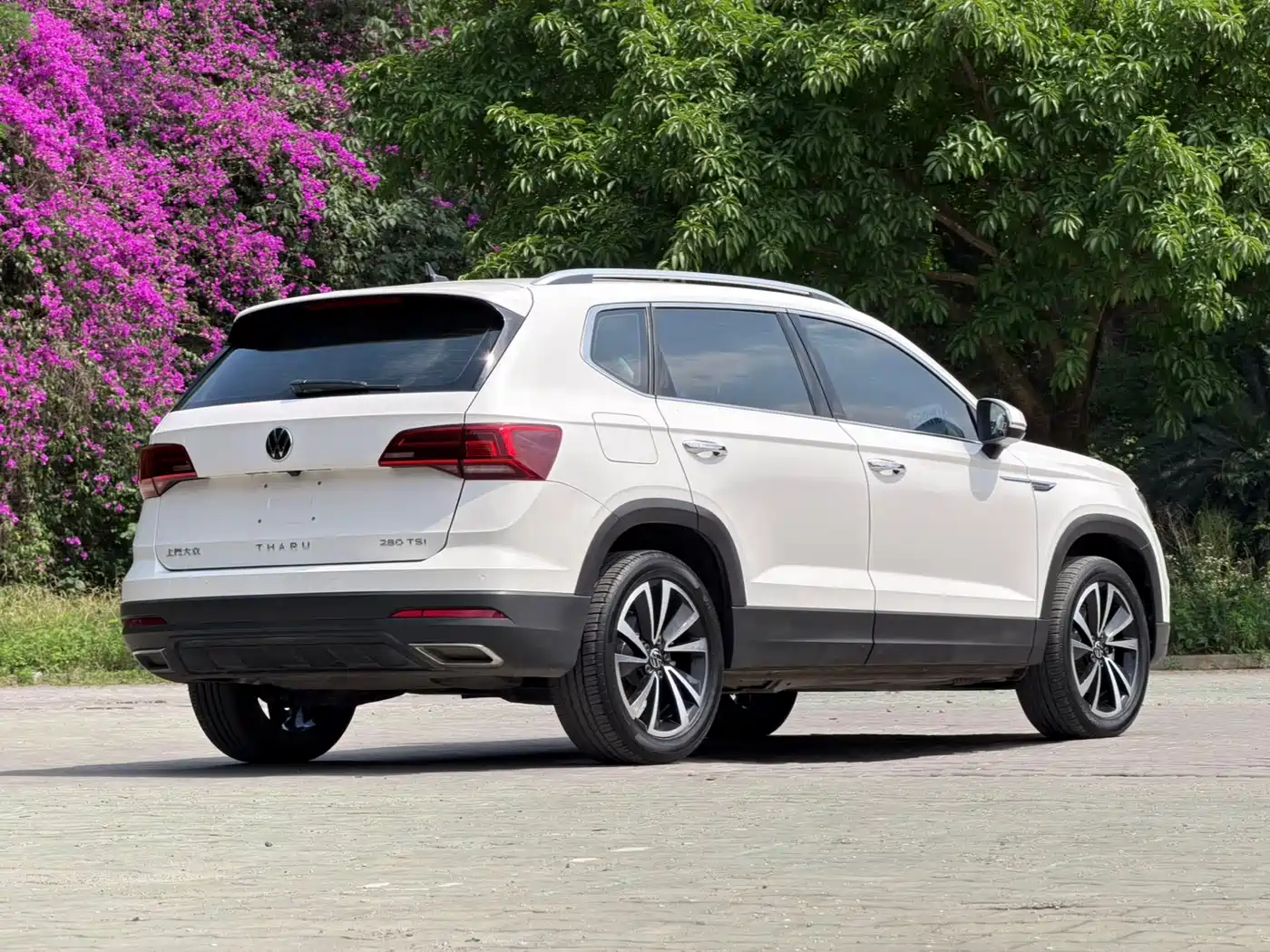 Volkswagen Tharu 2022 280TSI FWD Luxury Edition фото 6