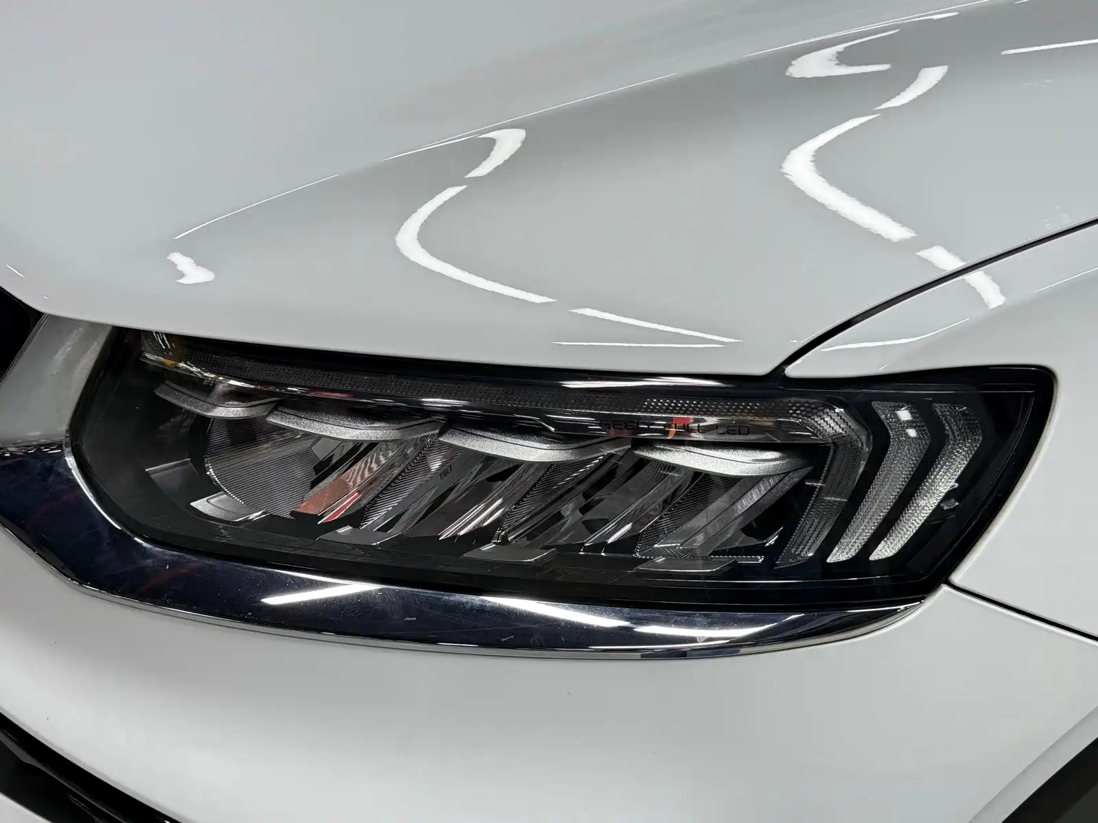 صورة 26 - Geely Tugella