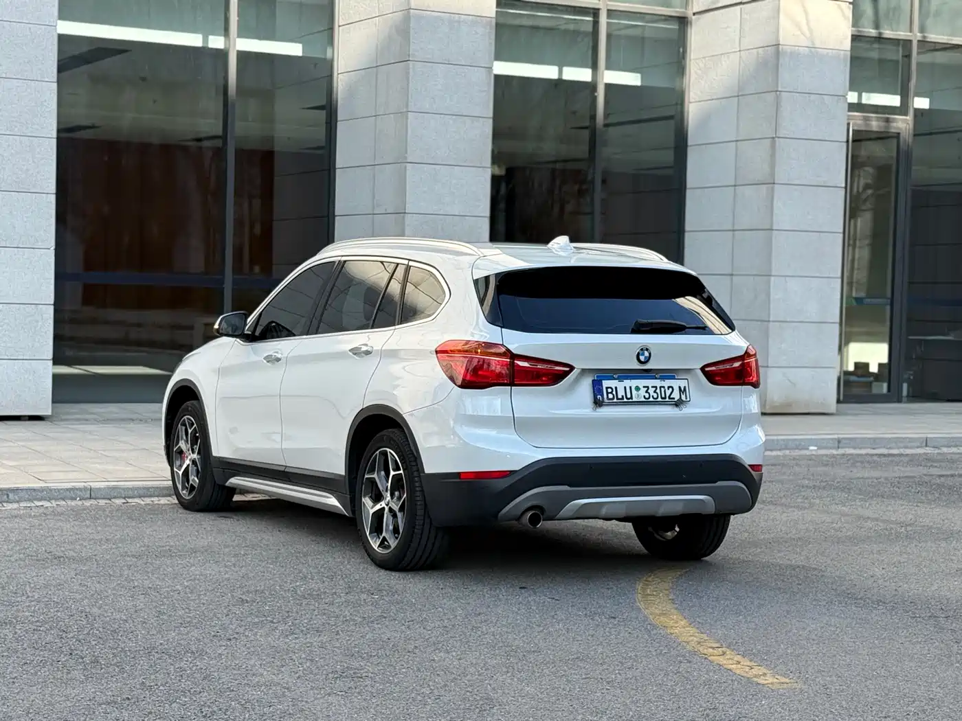 BMW X1 2018 sDrive18Li Premium Model фото 19