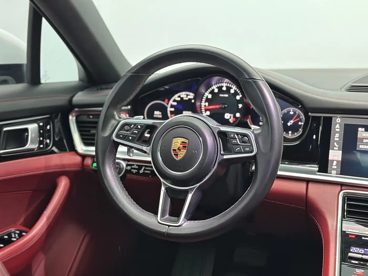 Porsche Panamera 2017 Panamera 3.0T фото 37