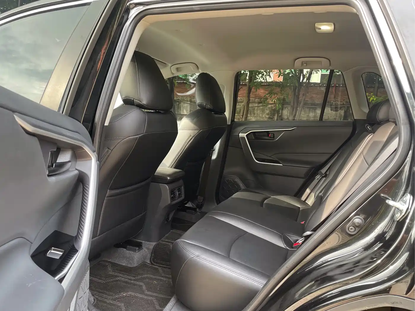 Toyota RAV4 Rongfang 2024 2.0L CVT FWD Urban Edition фото 13