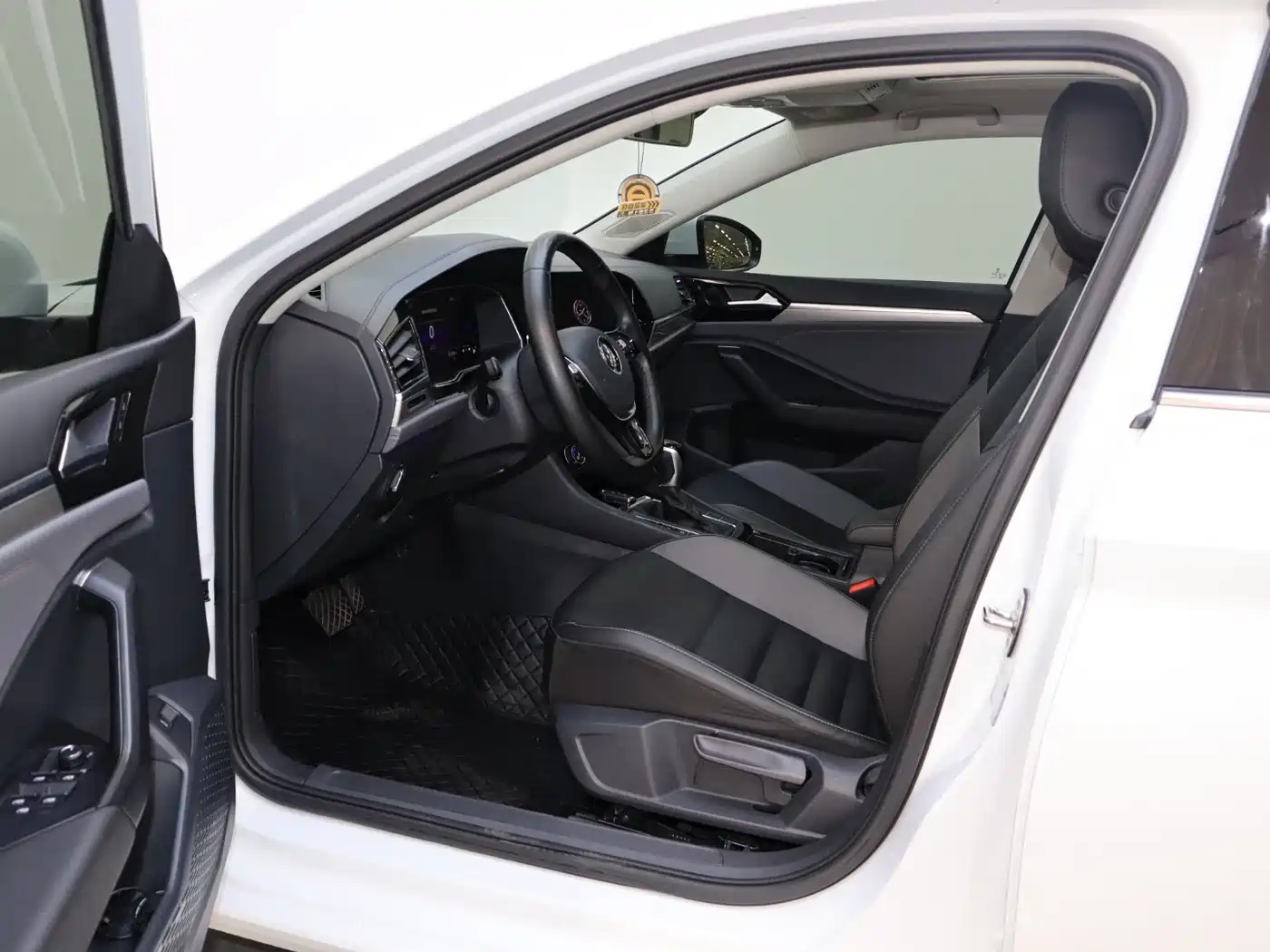 Volkswagen Sagitar 2021 280TSI DSG Surpassing Edition фото 9