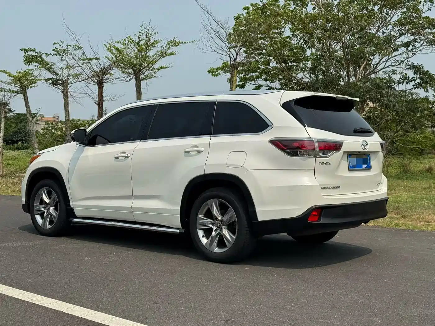 TOYOTA HIGHLANDER