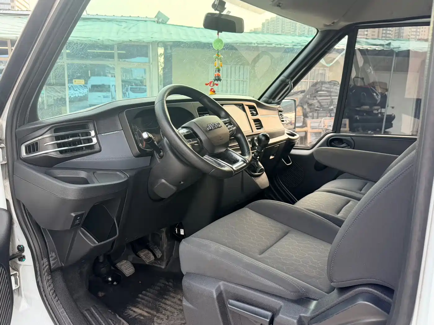 Jiangling JMC Fushun 2024 2023 2.0T Automatic Medium Wheelbase High Roof Commercial MPV 6 Seats