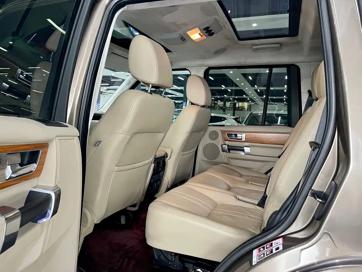 Land Rover Discovery 2012 5.0 V8 HSE фото 6