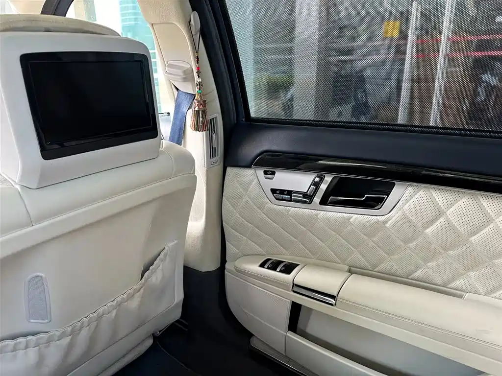 Mercedes-Benz S-Class 2011 S 350 L CGI фото 24
