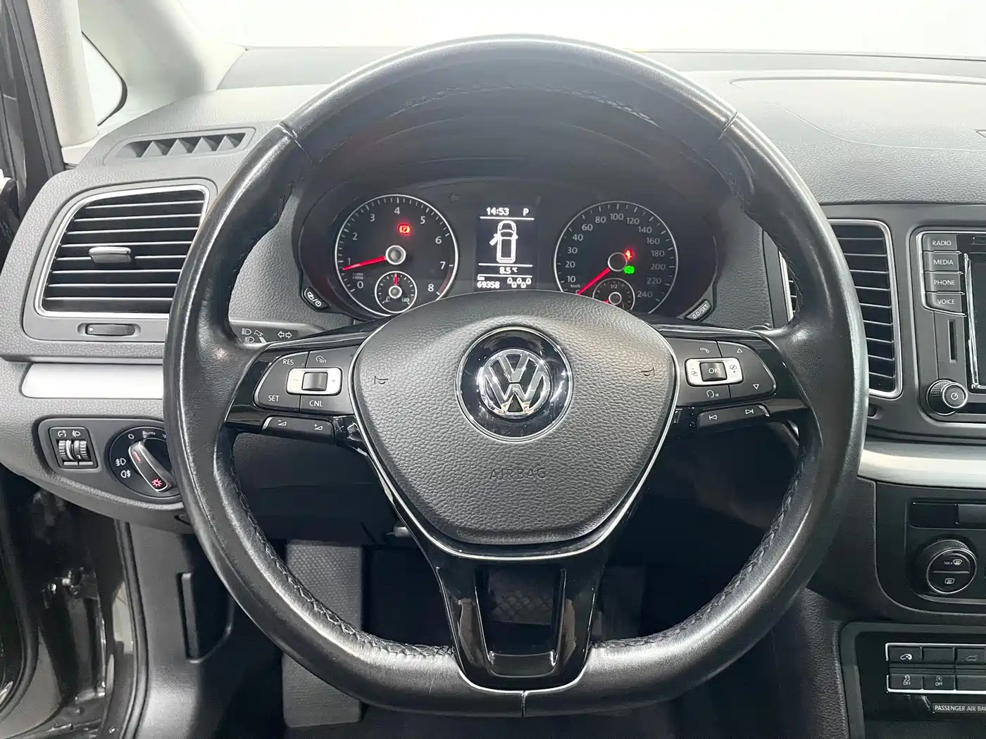 Volkswagen Sharan 2018 380TSI Comfort 7-Seater фото 10