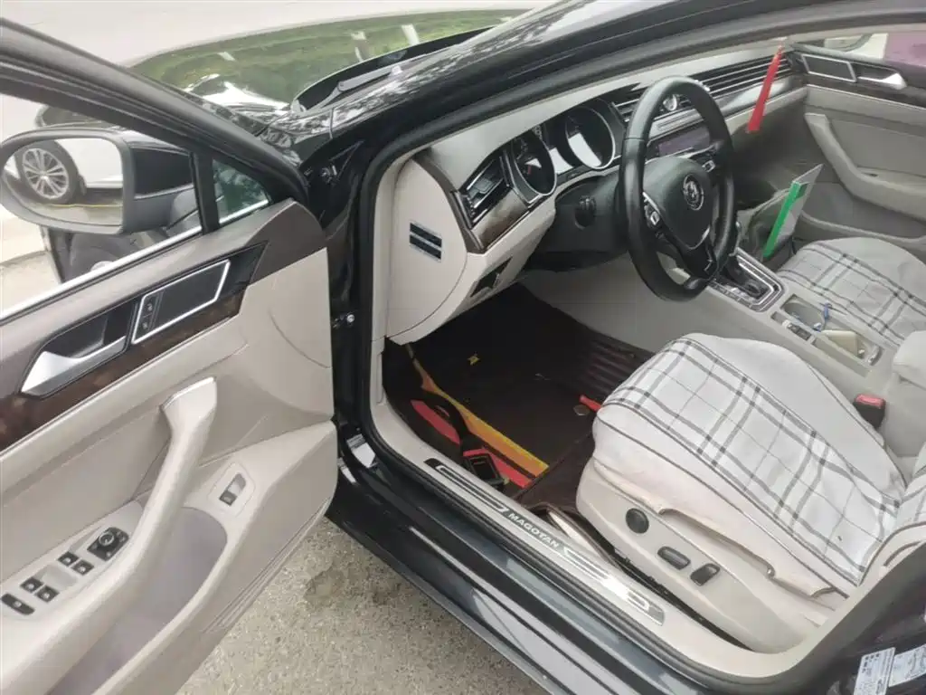 Volkswagen Magotan 2017 330TSI DSG Luxury фото 16