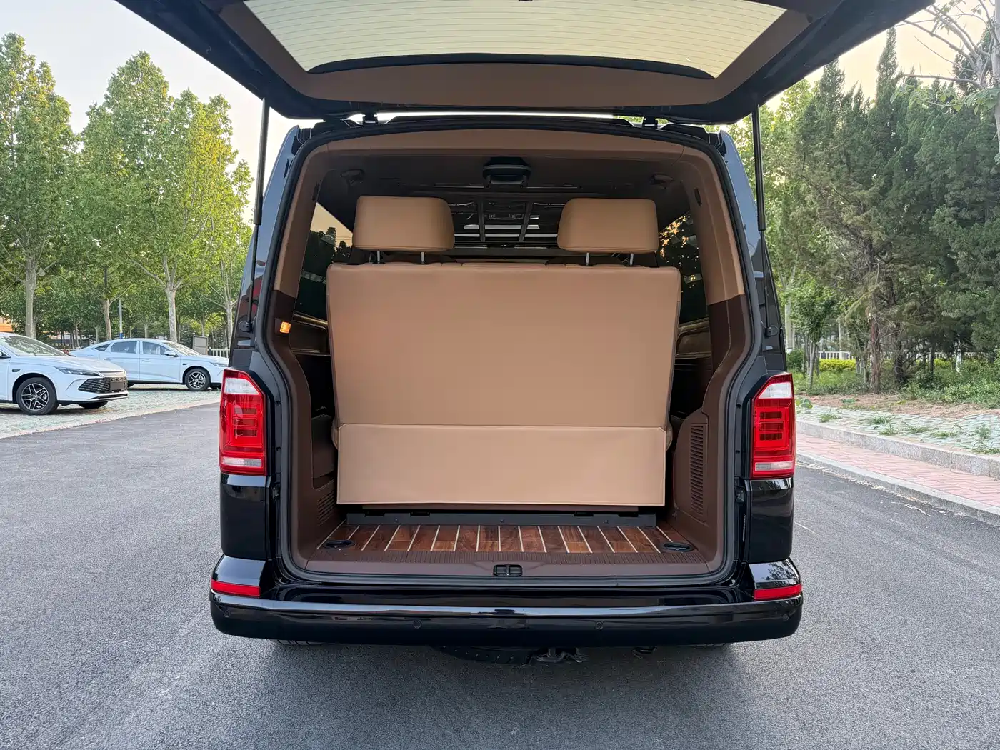 Volkswagen Caravelle 2017 2.0TSI 4WD Luxury 7-Seater фото 21