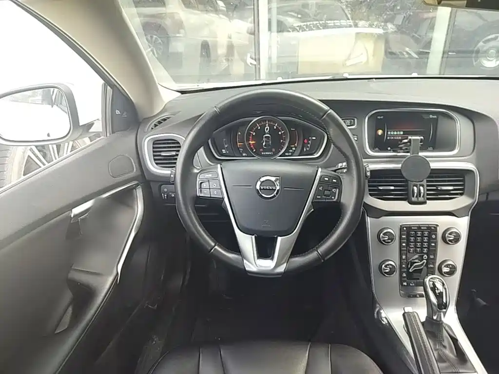 Volvo V40 2016 2017 T3 R-Design