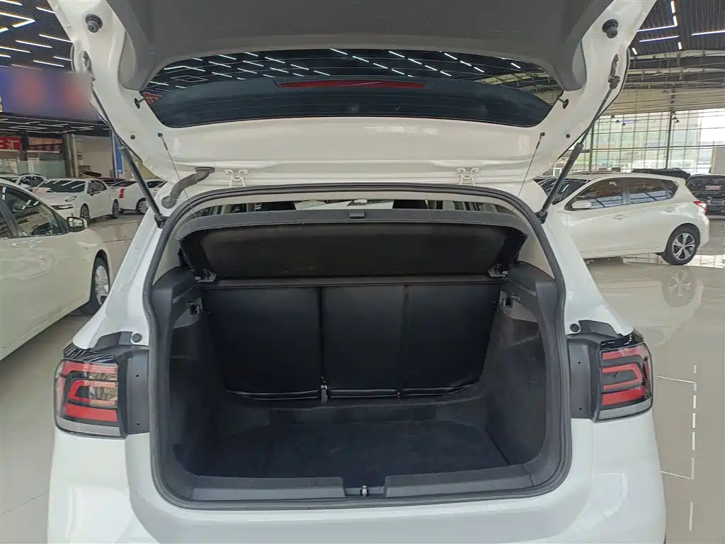 VOLKSWAGEN TU KAI