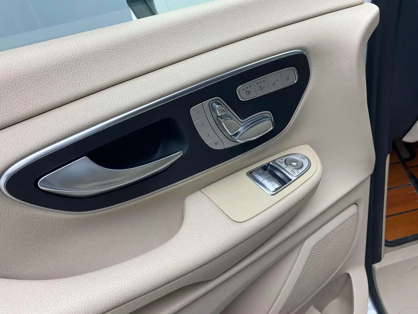 Mercedes-Benz V-Class 2016 V 260 Navigator фото 28