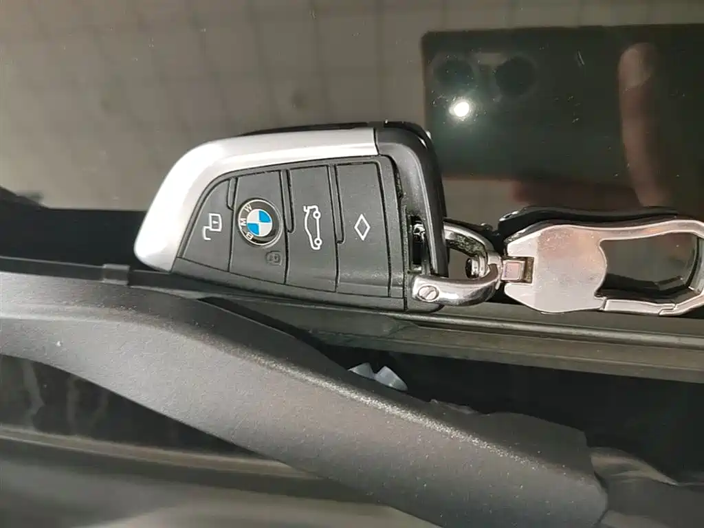BMW 3 Series 2022 325Li M Sport Package фото 9