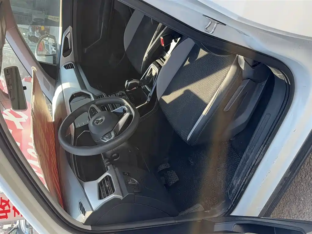 Volkswagen Tanying 2021 200TSI DSG Joy Smart Connect Edition фото 11