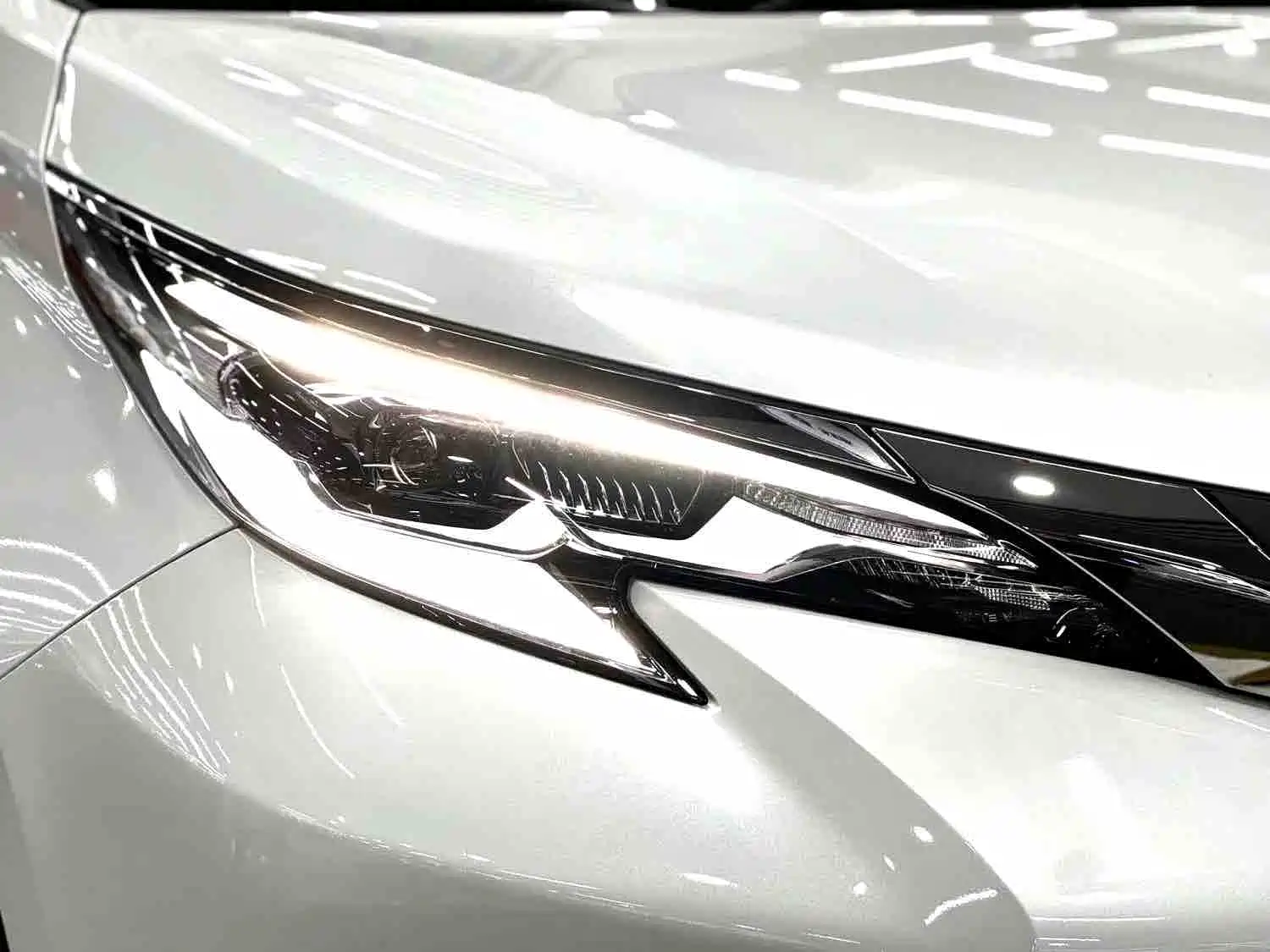 صورة 17 - Toyota Sienna