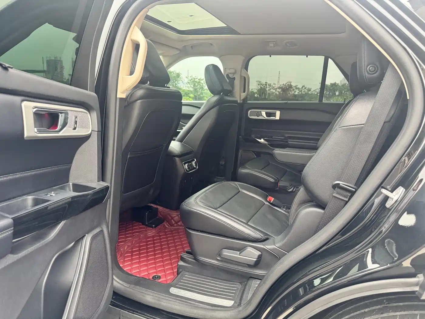 Ford Explorer 2020 EcoBoost 285 AWD Titanium Edition 6-Seater фото 7