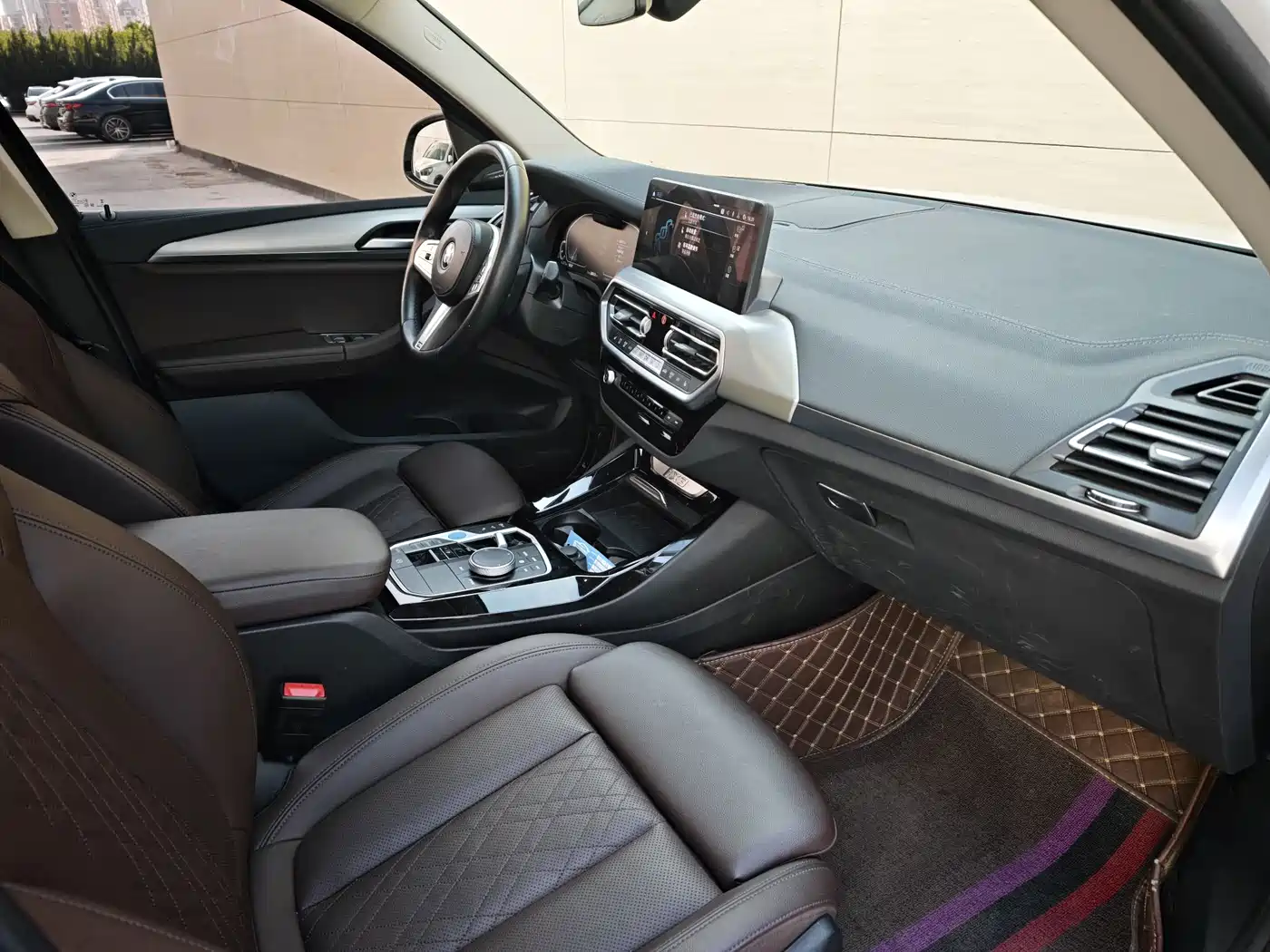 BMW iX3 2024 Innovation Leader фото 16