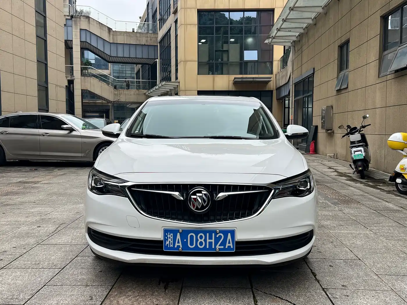 Buick Excelle 2021 Exemplar 1.5L Auto Elite фото 2