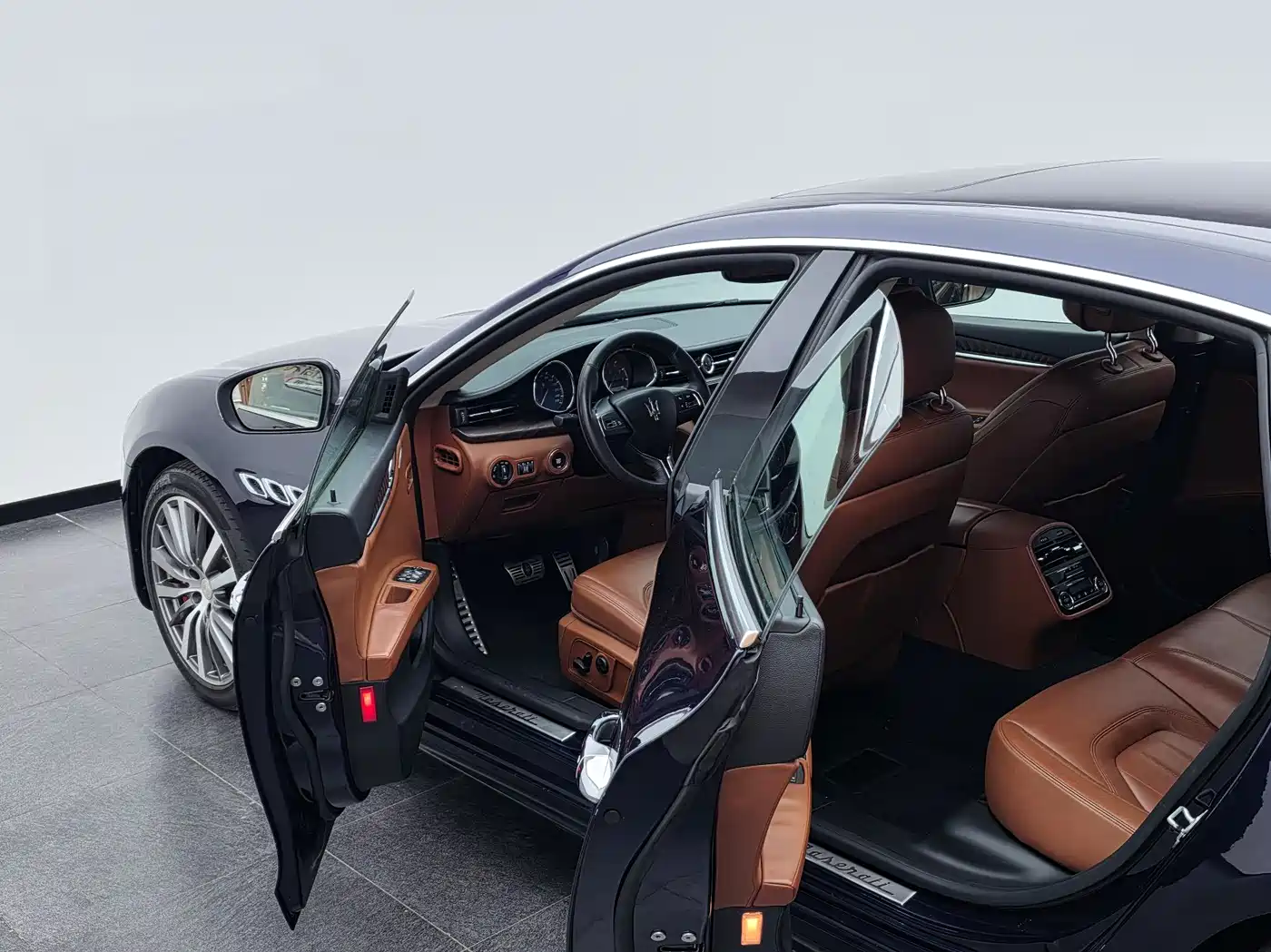 Maserati Quattroporte 2018 3.0T Standard Edition фото 23