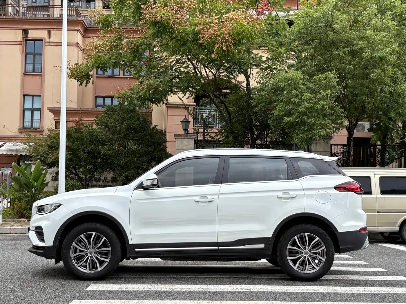 GEELY AUTOMOBILE BOYUE