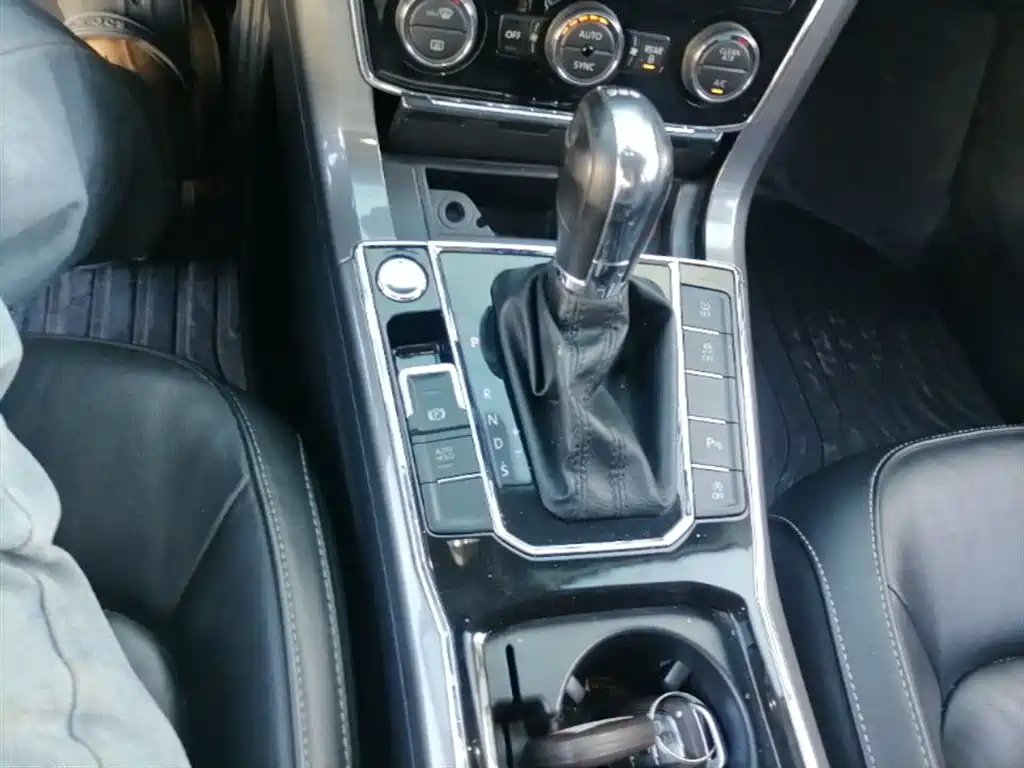 Volkswagen Passat 2017 330TSI DSG Prestige фото 21