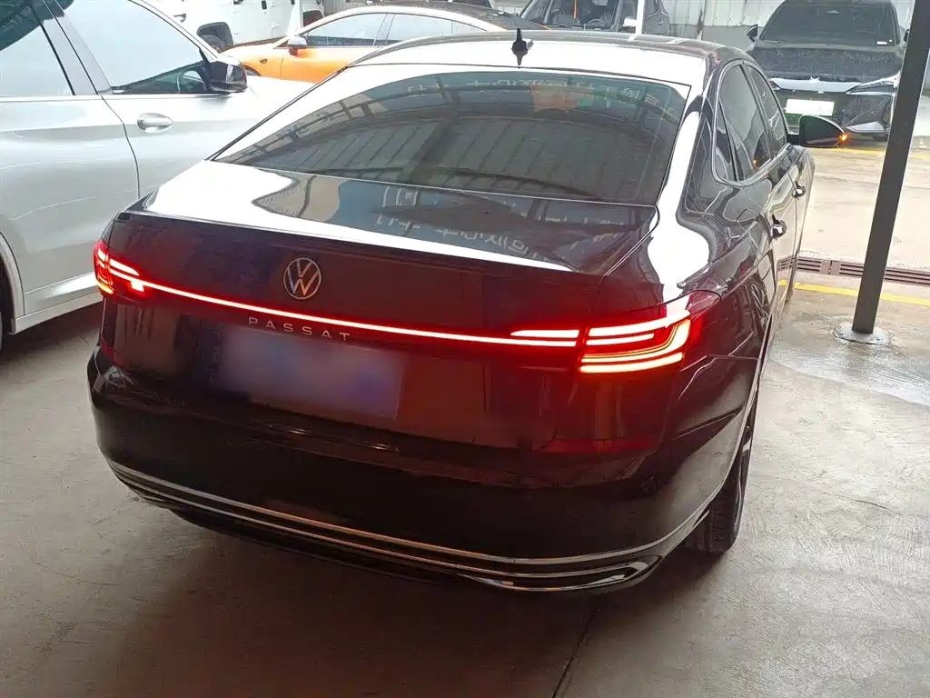 Volkswagen Passat 2024 330TSI Starlight Elite Edition фото 5