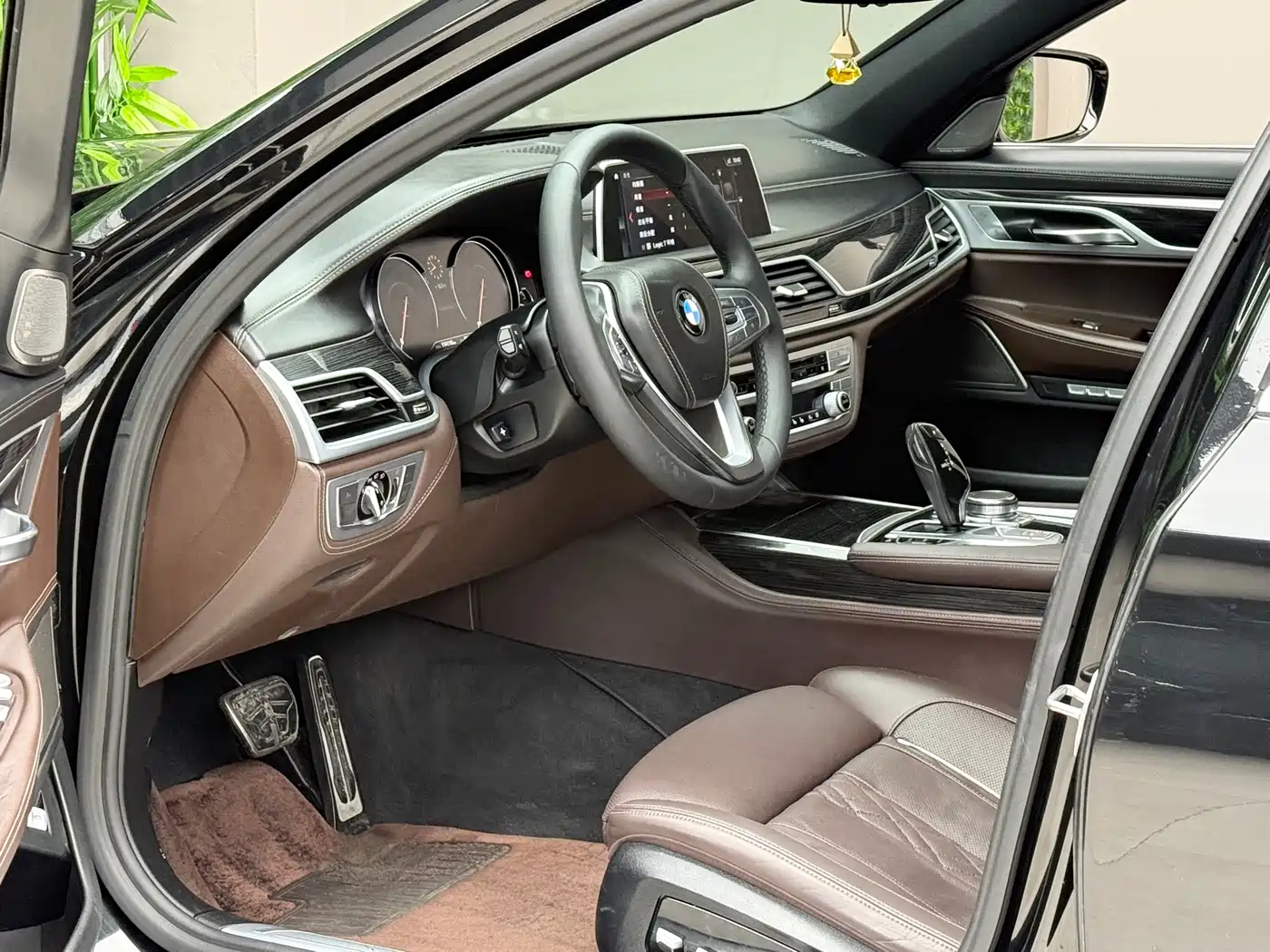 BMW 7 Series 2018 740Li Leading Type M Sport Package фото 5