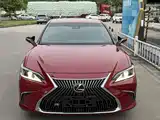 Photo 2 - Lexus ES