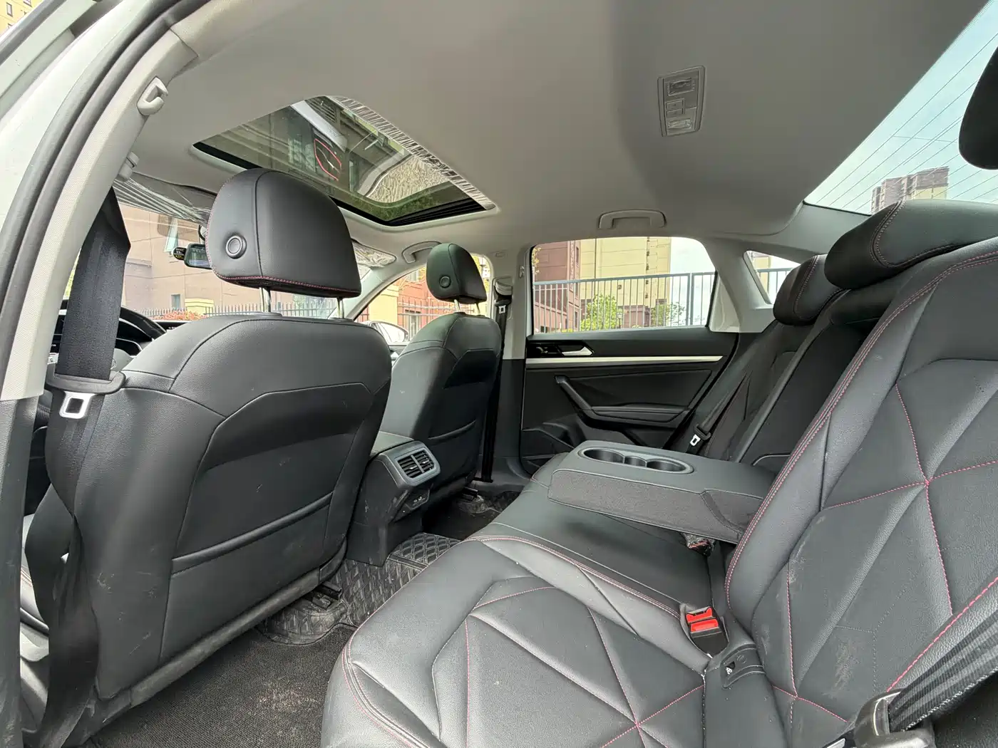 Volkswagen Lavida 2024 Model 300TSI DSG Starlight Leading Edition фото 6