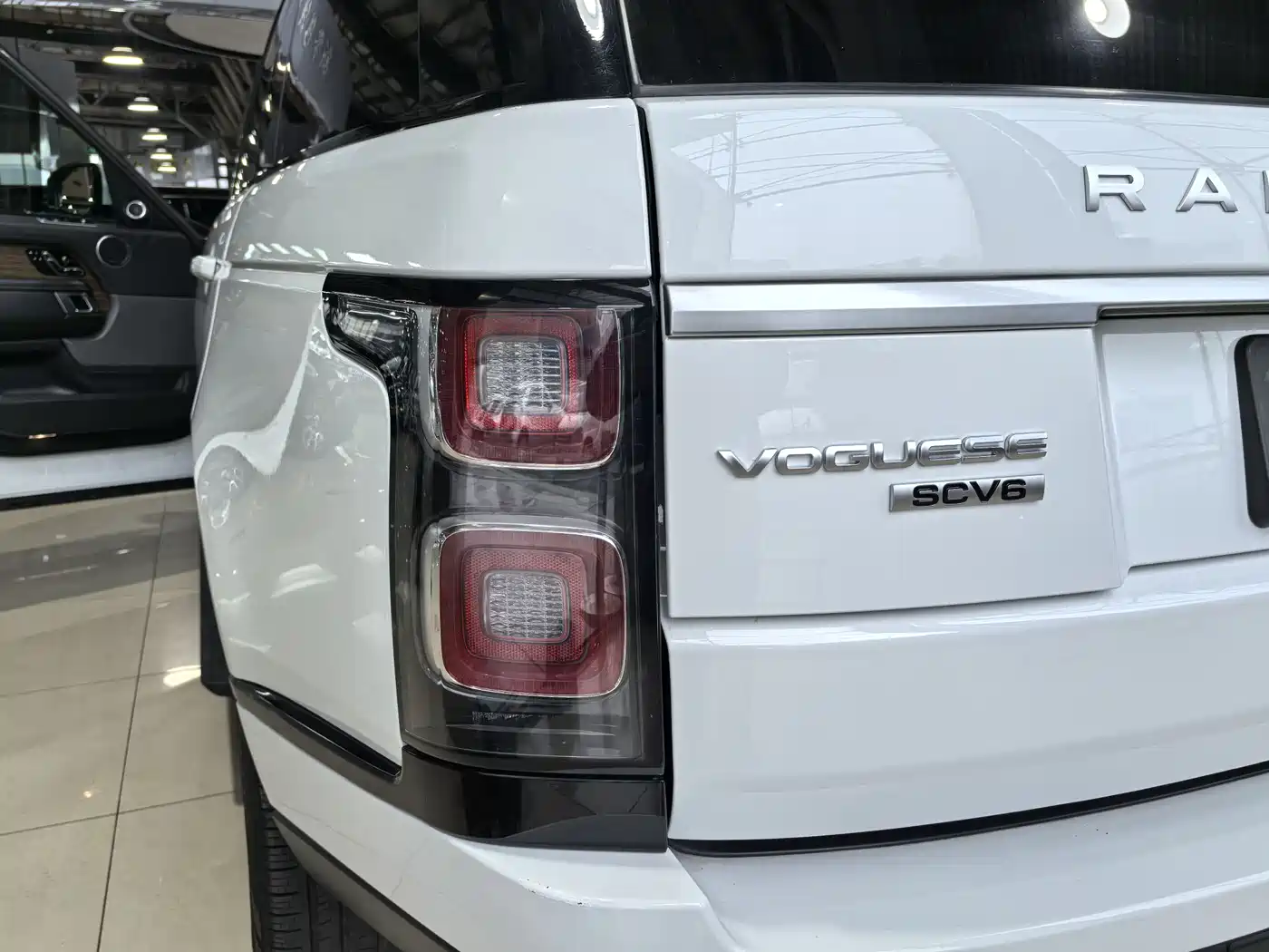 Land Rover Range Rover 2019 3.0 SC V6 Heritage Extended Edition фото 10