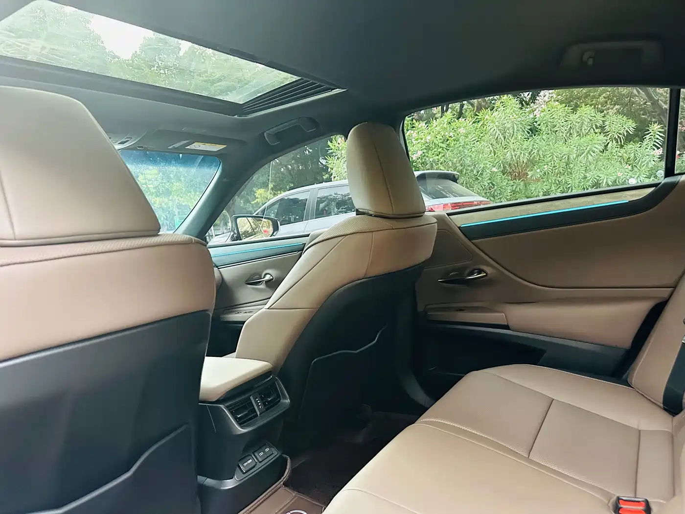 Lexus ES 2025 2025 300h Ultimate Edition