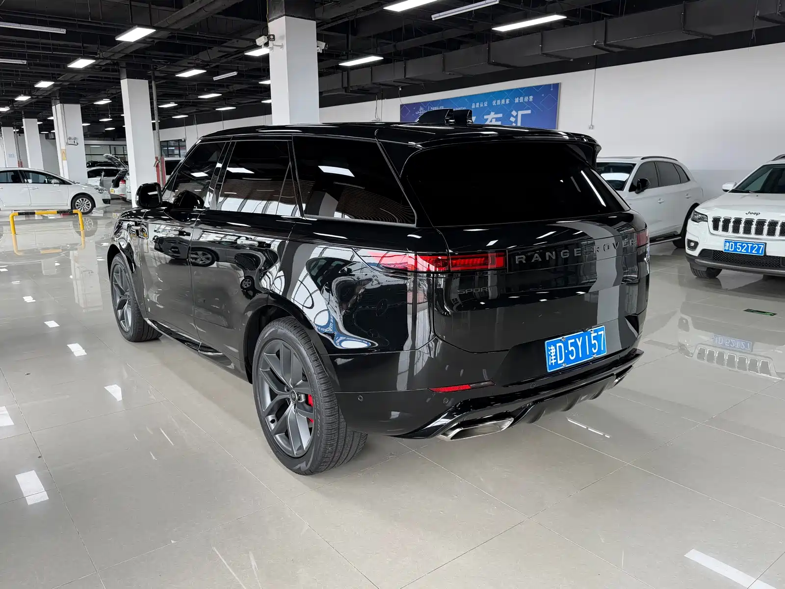 صورة 3 - Land Rover Range Rover Sport