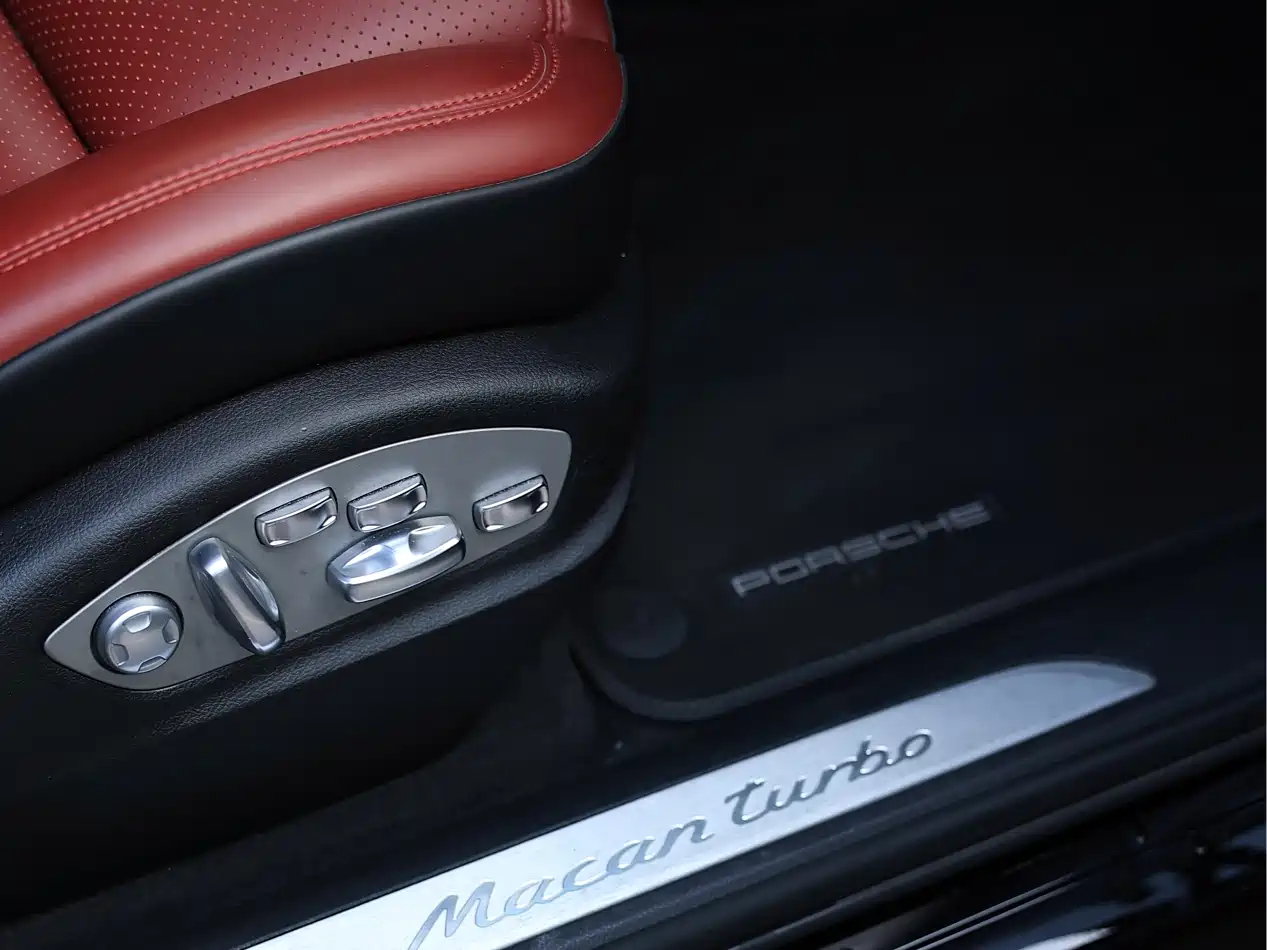 Porsche Macan 2017 Macan Turbo 3.6T фото 16
