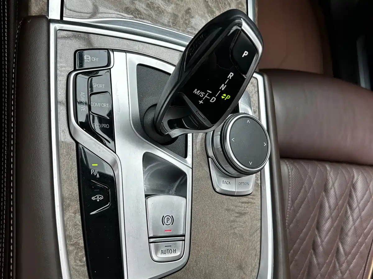 BMW 7 Series 2019 740Li Leading Luxury Package фото 11
