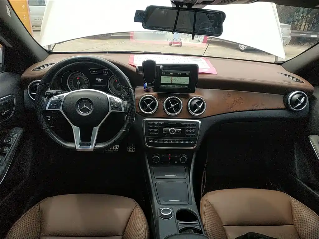Mercedes-Benz GLA 2015 GLA 260 4MATIC Sport фото 10