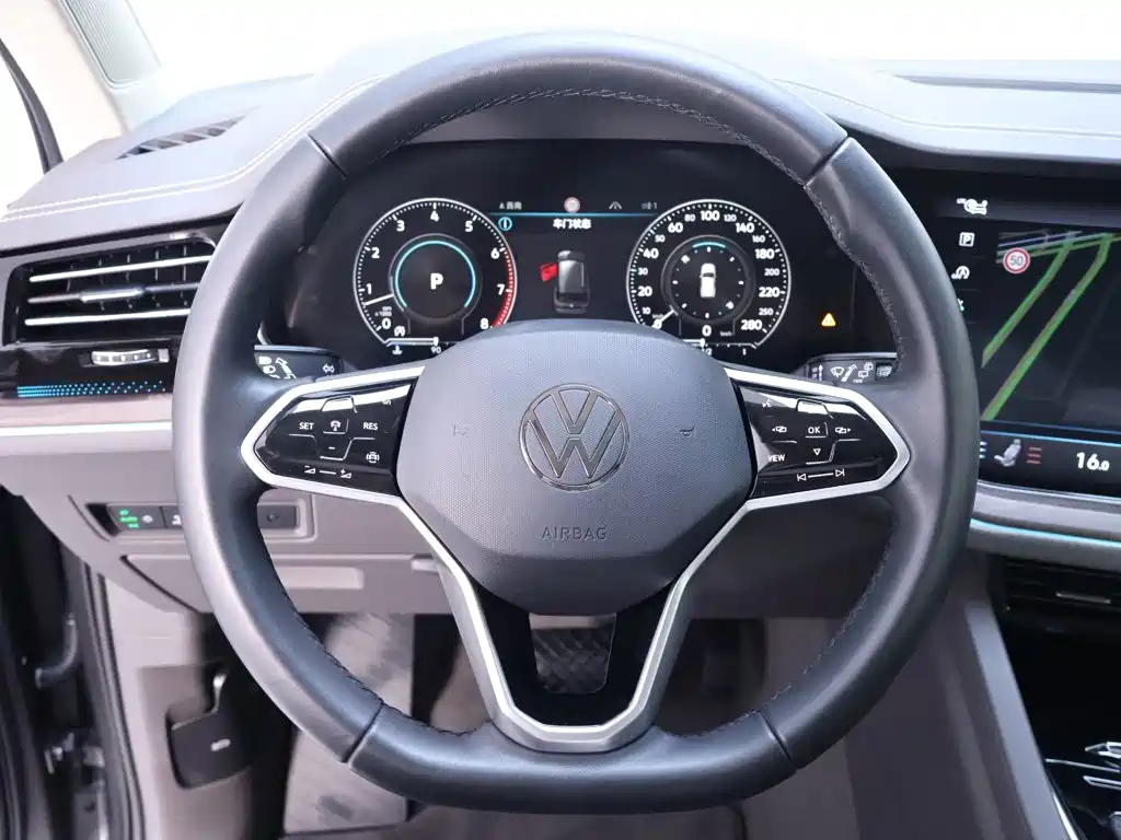 Volkswagen Touareg 2024 2023 3.0TSI R-Line Volcano Rock Paint Sport