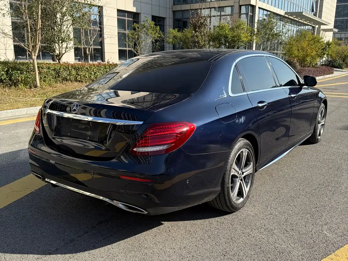 Mercedes-Benz E-Class 2020 Model E 260 L Sport фото 14