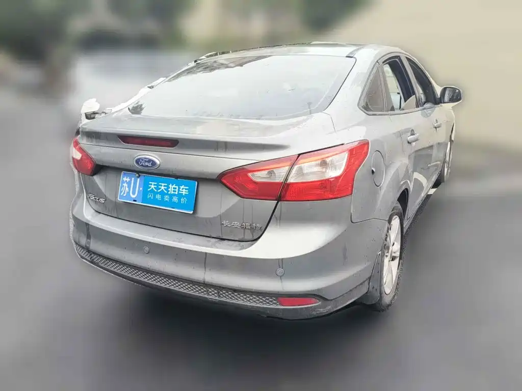 Фото 2 - Ford Focus