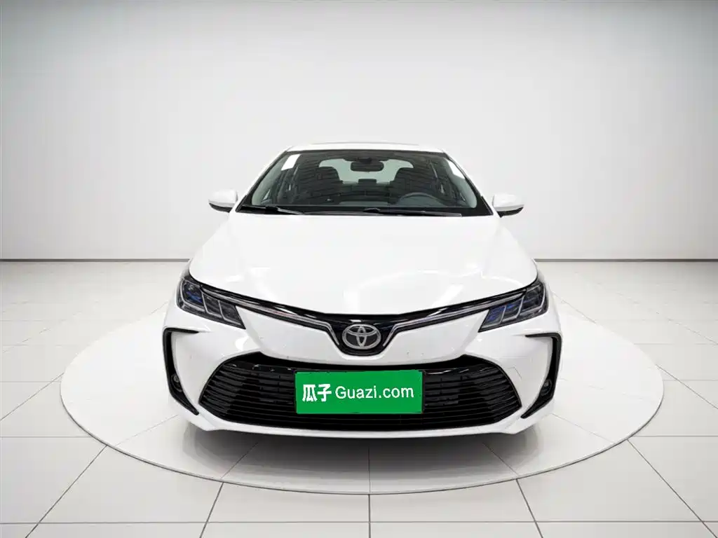 Toyota Corolla 2019 Hybrid 1.8L E-CVT GL-i Elite Edition фото 3