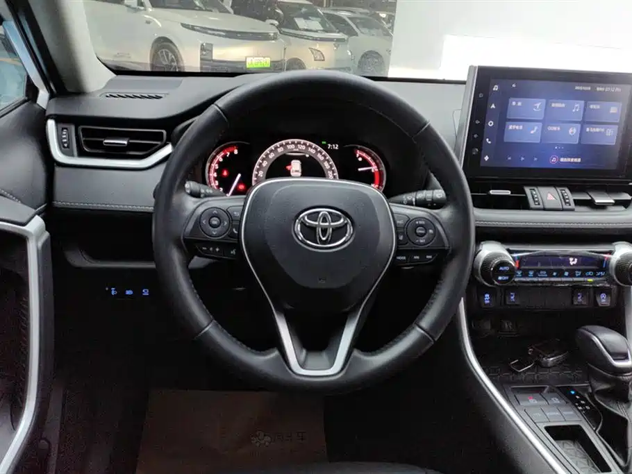 Toyota RAV4 Rongfang 2022 2.0L CVT 2WD Trend Plus Edition фото 15