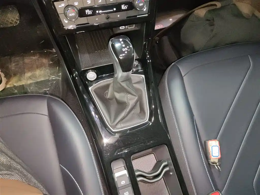 VOLKSWAGEN TUYUE