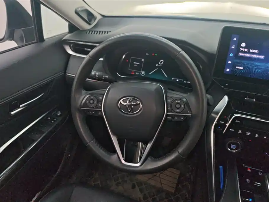Toyota Venza 2023 2.0L CVT FWD Premium фото 15