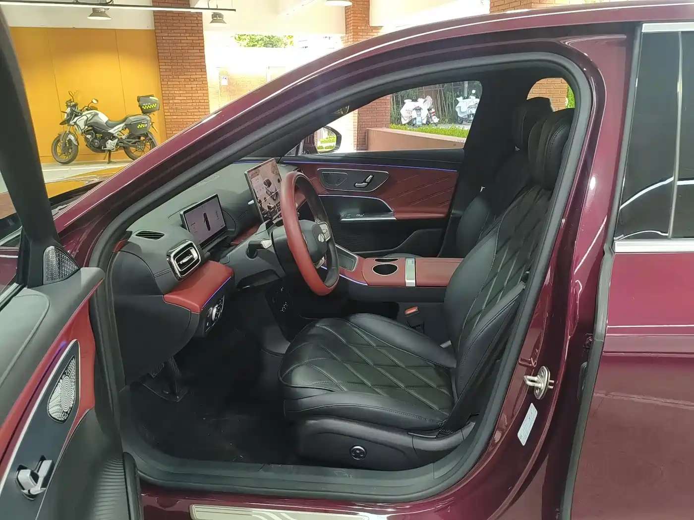 Chery Fengyun Fengyun A9L 2025 2025 Model 4WD High-performance Summit Edition