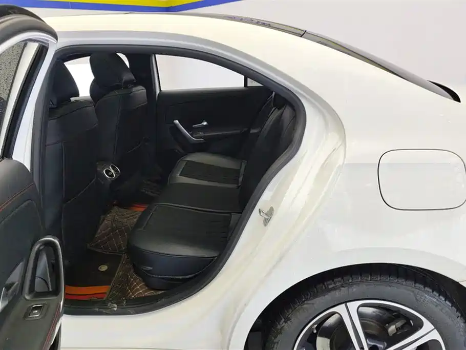 Mercedes-Benz A-Class 2023 A 200 L Fashion фото 11