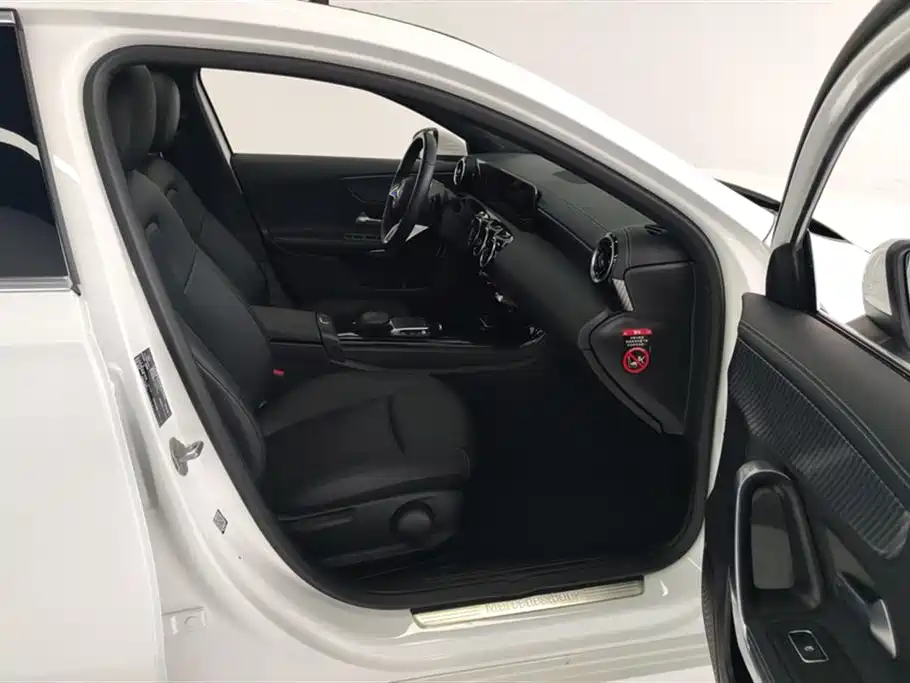 Mercedes-Benz A-Class 2023 A 200 L Dynamic фото 8
