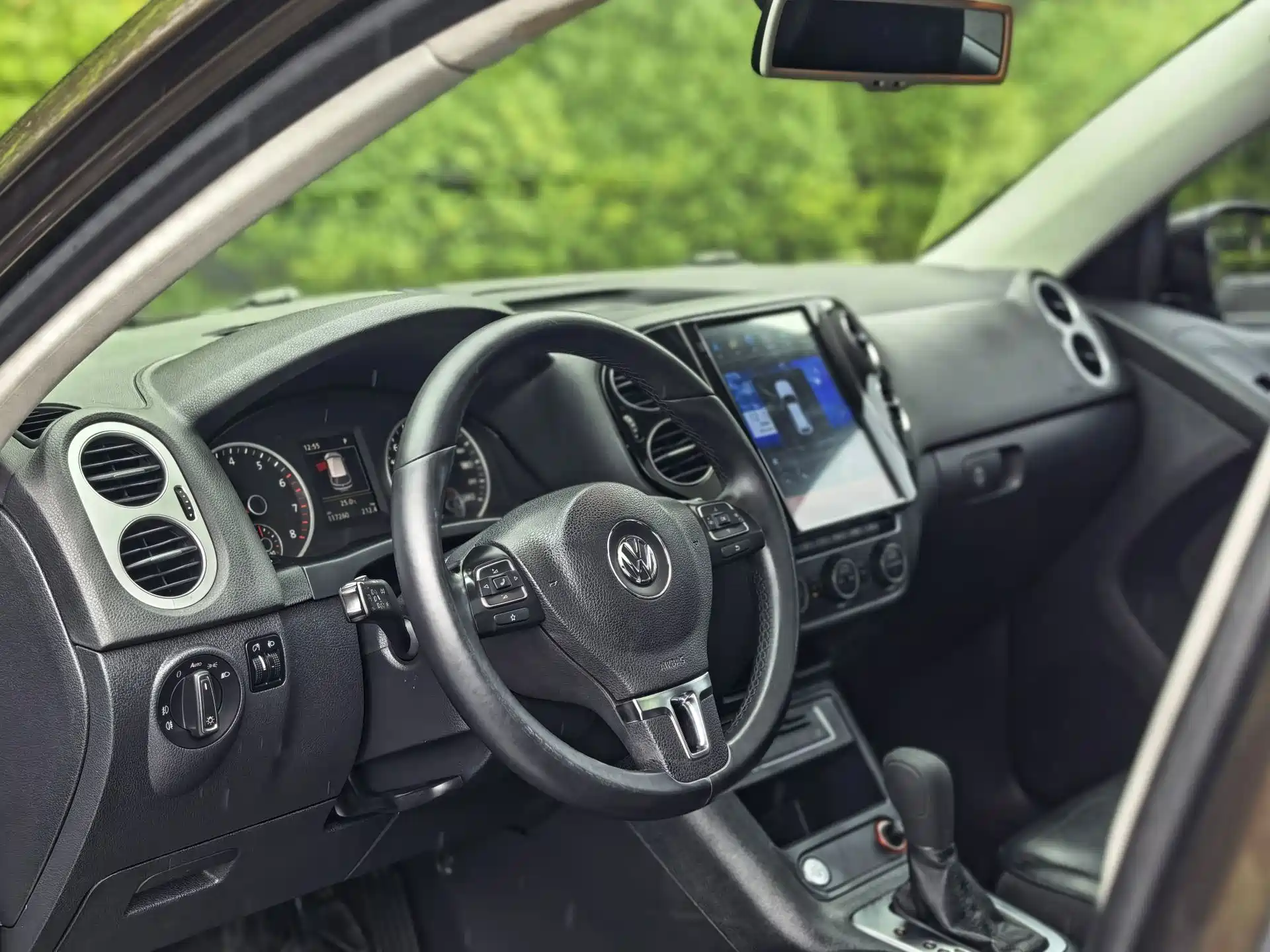 Фото 23 - Volkswagen Tiguan