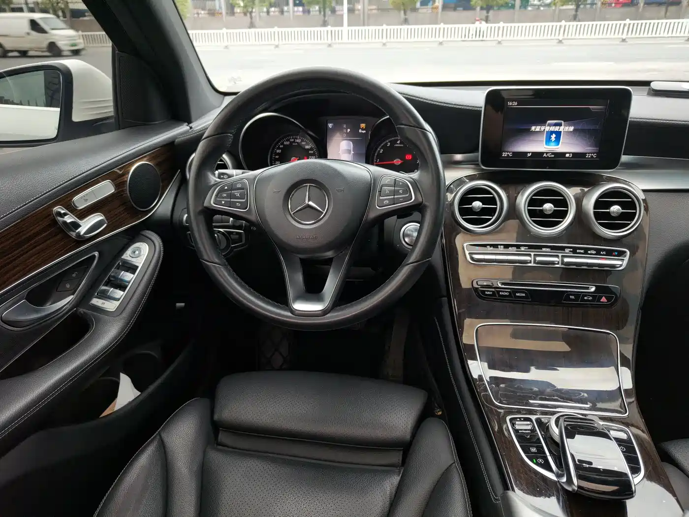Mercedes-Benz GLC 2019 GLC 260 L 4MATIC Luxury фото 7