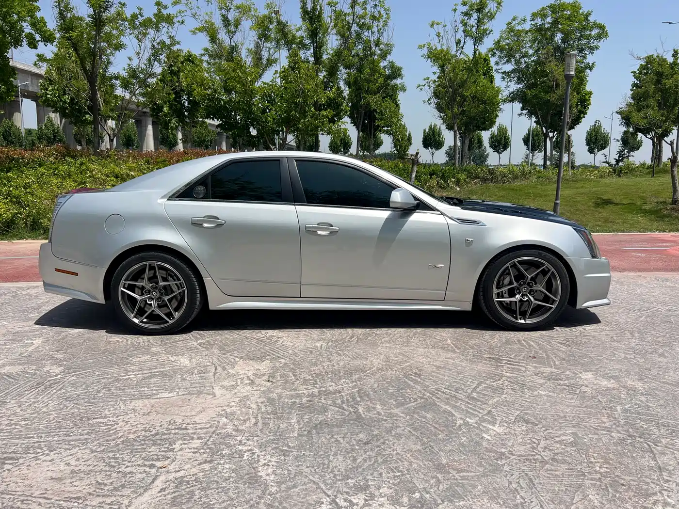 Cadillac CTS (Import) 2009 Model 6.2L CTS-V фото 4
